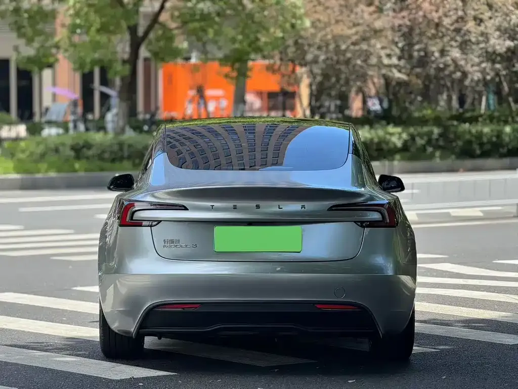 Tesla Model 3 — фото 6