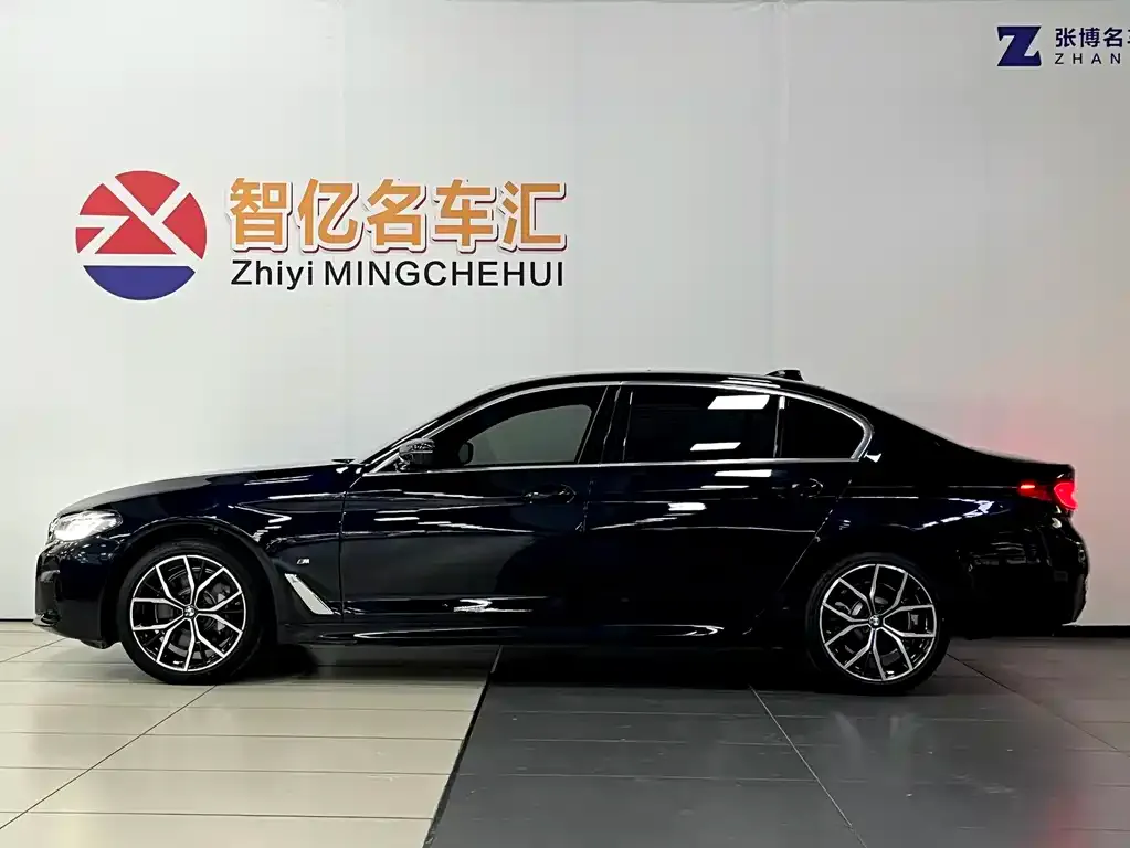 BMW 5 Series — фото 10