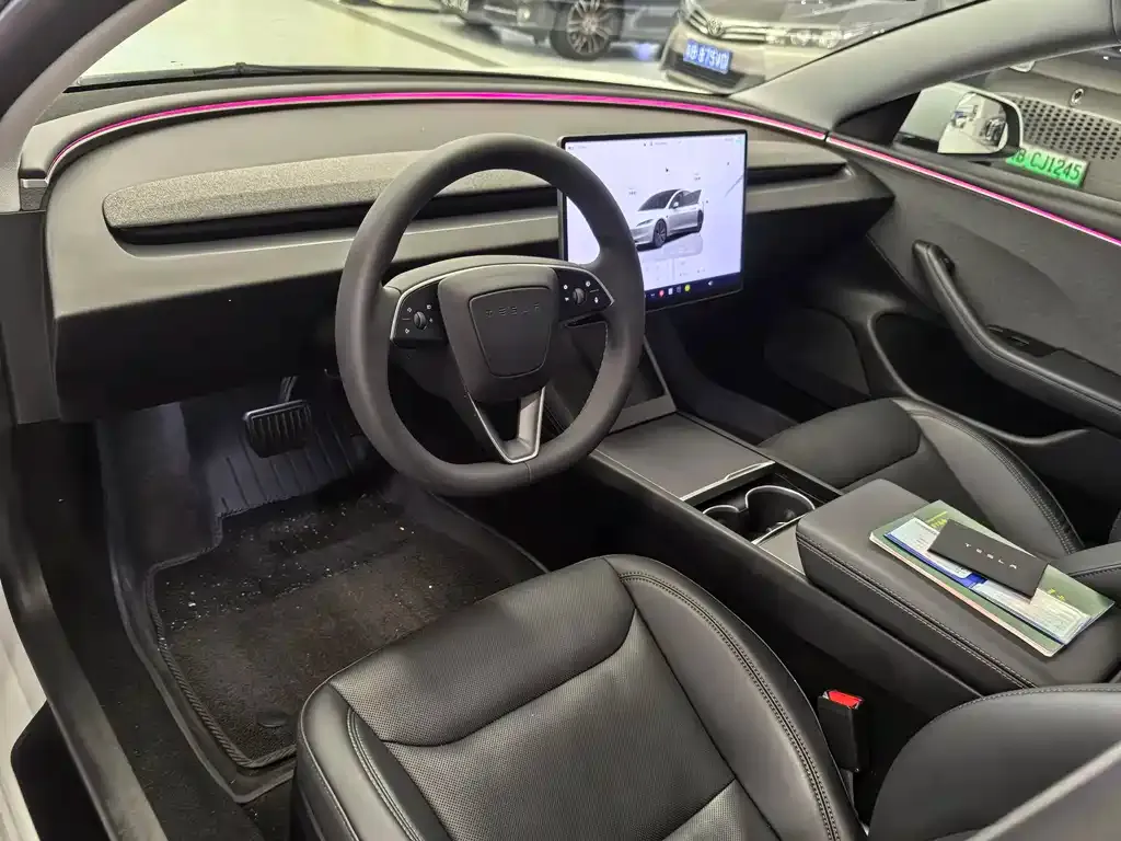 Tesla Model 3 — фото 4