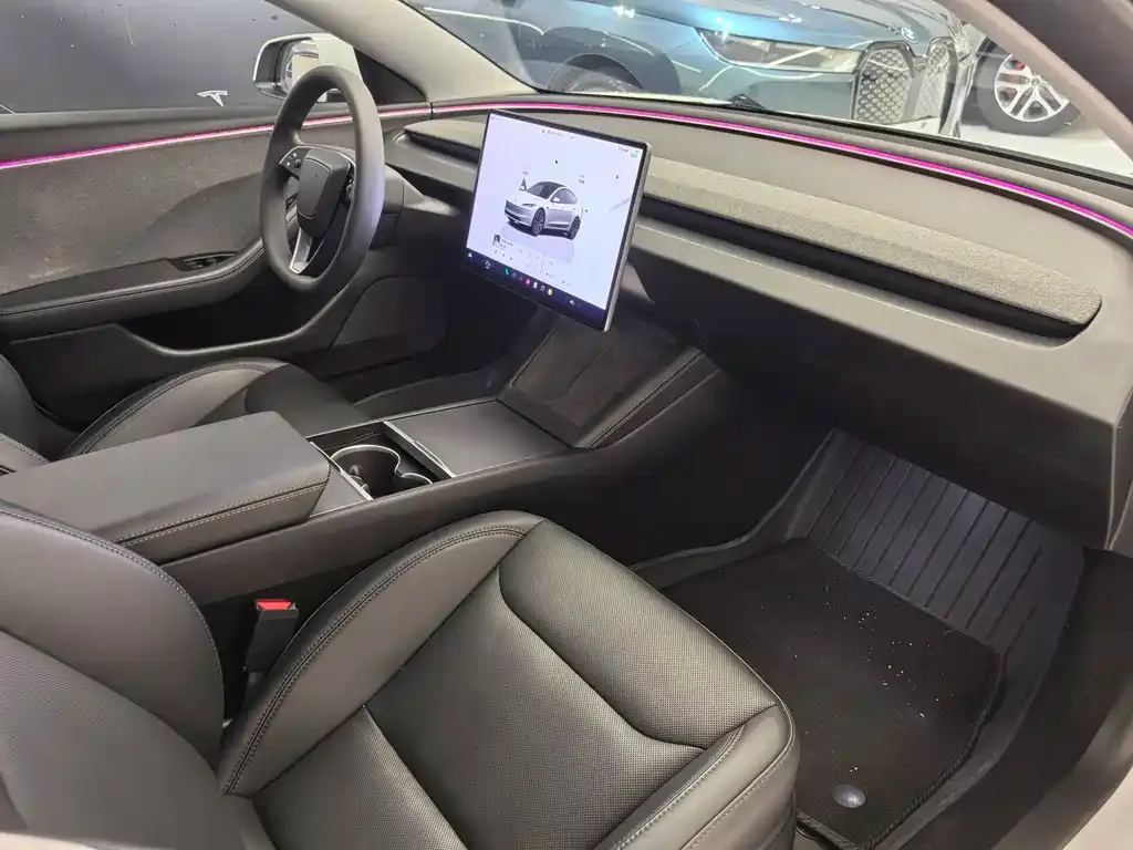 Tesla Model 3 — фото 9