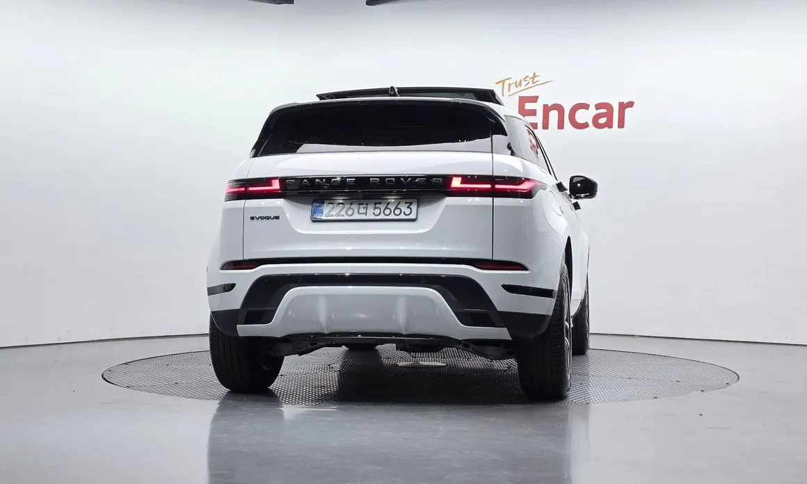 Land Rover Range Rover Evoque — фото 10