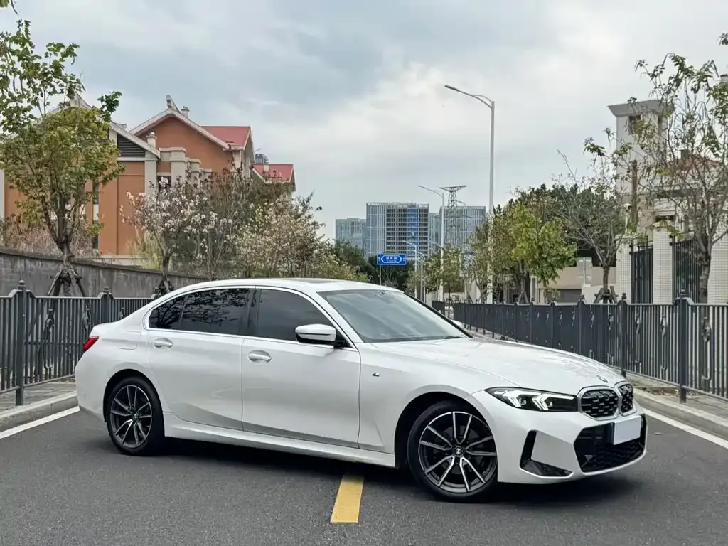 BMW 3 Series — фото 1