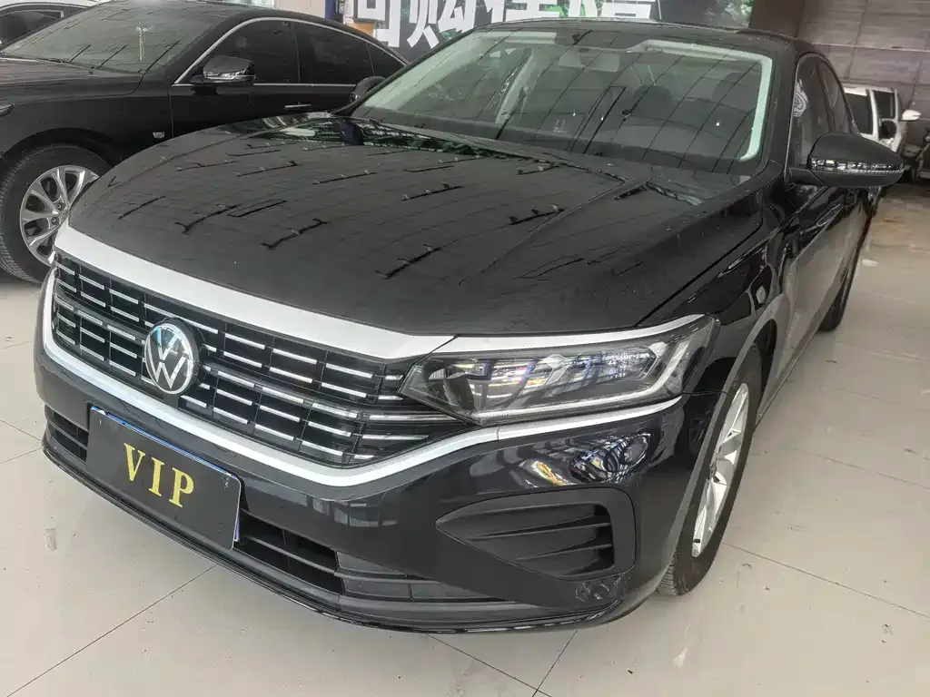 Volkswagen Passat — фото 1