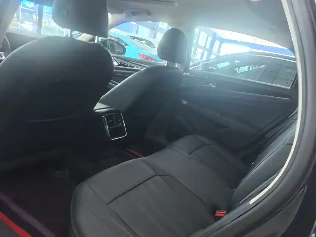 Volkswagen Passat — фото 2