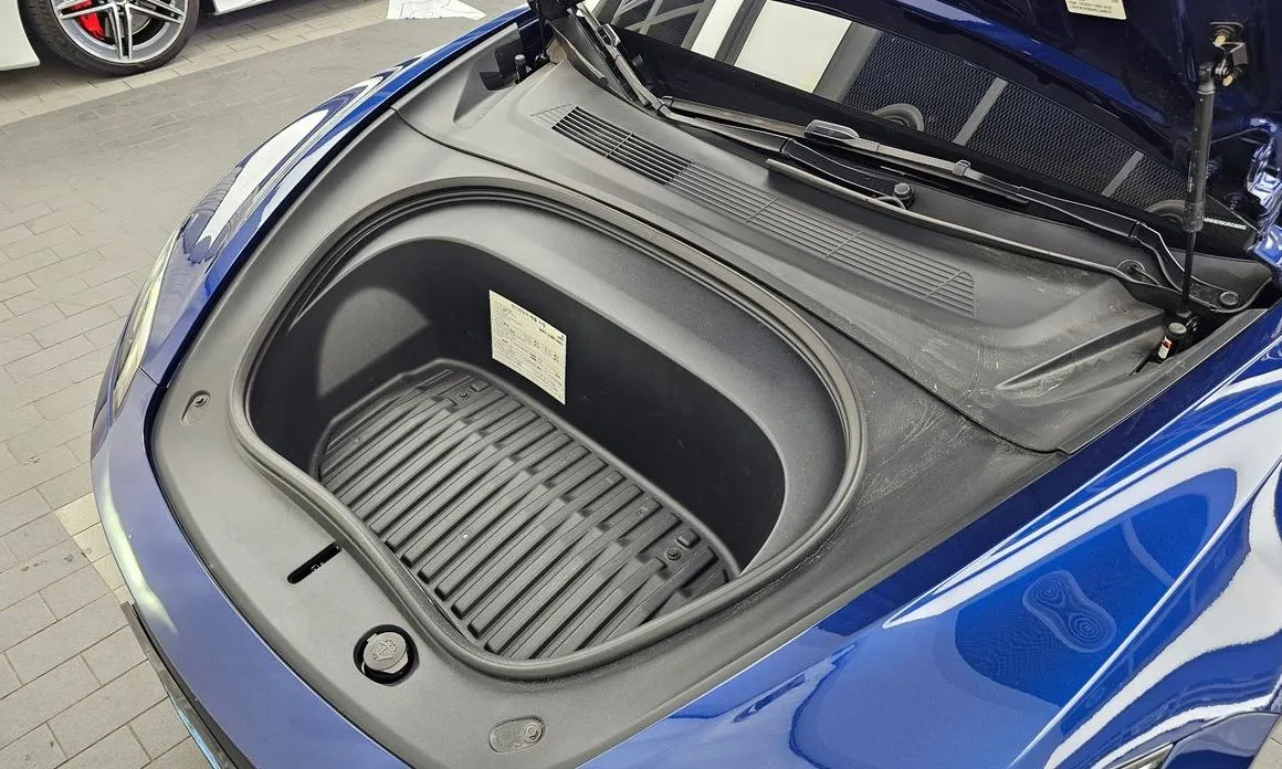Tesla Model 3 — фото 10