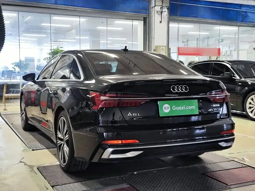 Audi A6L — фото 2