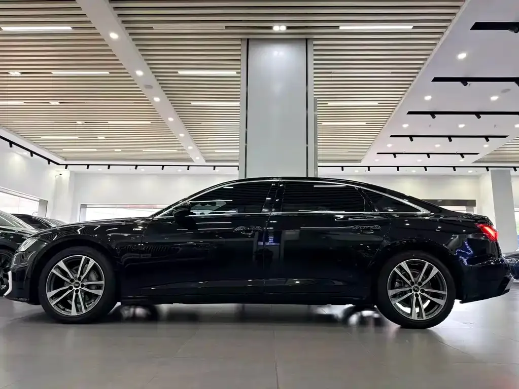 Audi A6L — фото 7