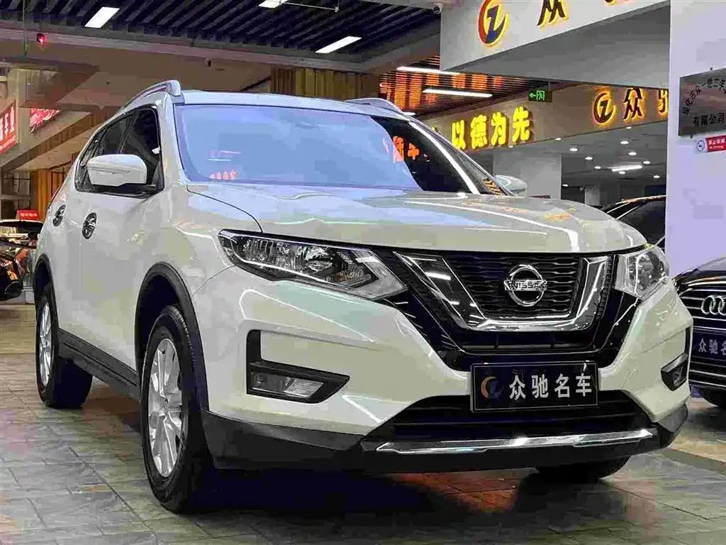 Nissan X-Trail — фото 1