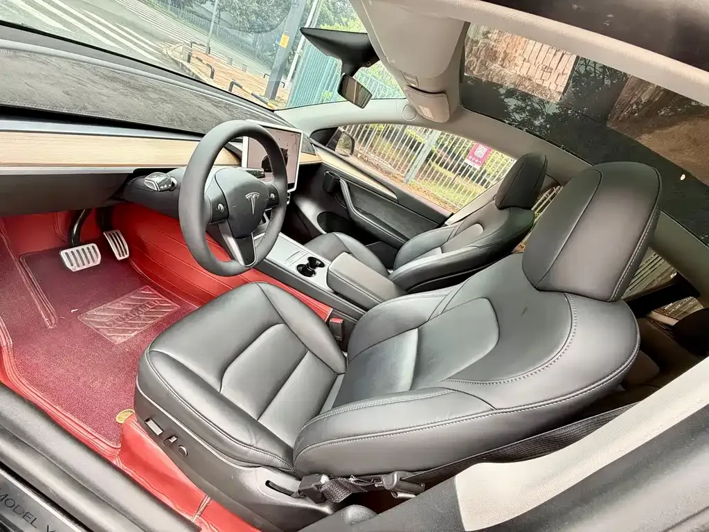 Tesla Model Y — фото 6