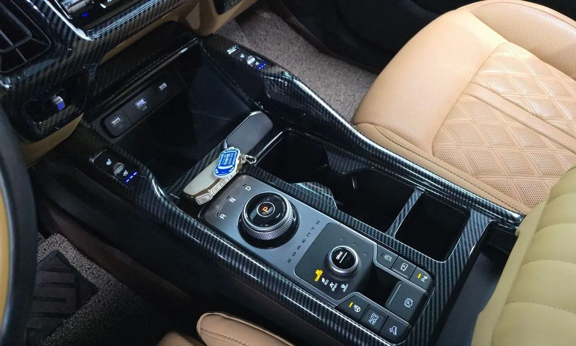 Kia Sorento — фото 9