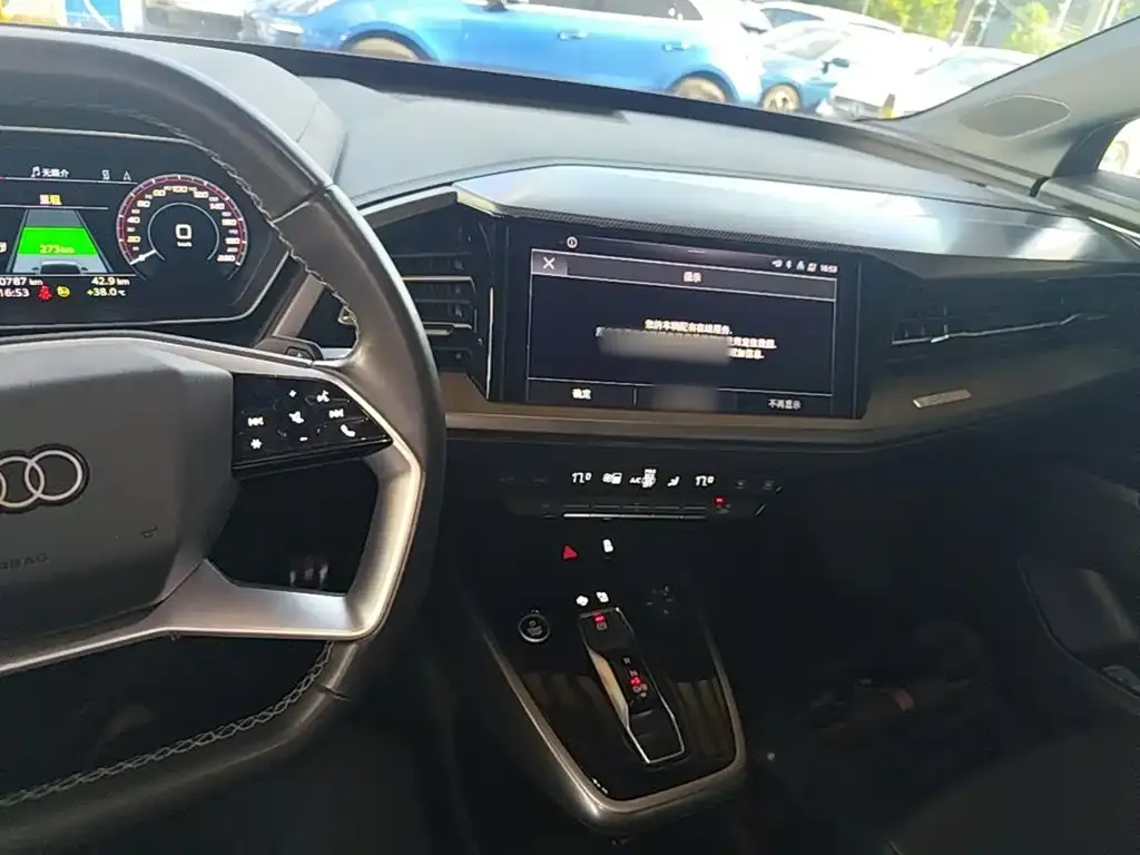 Audi Q4 e-tron — фото 10