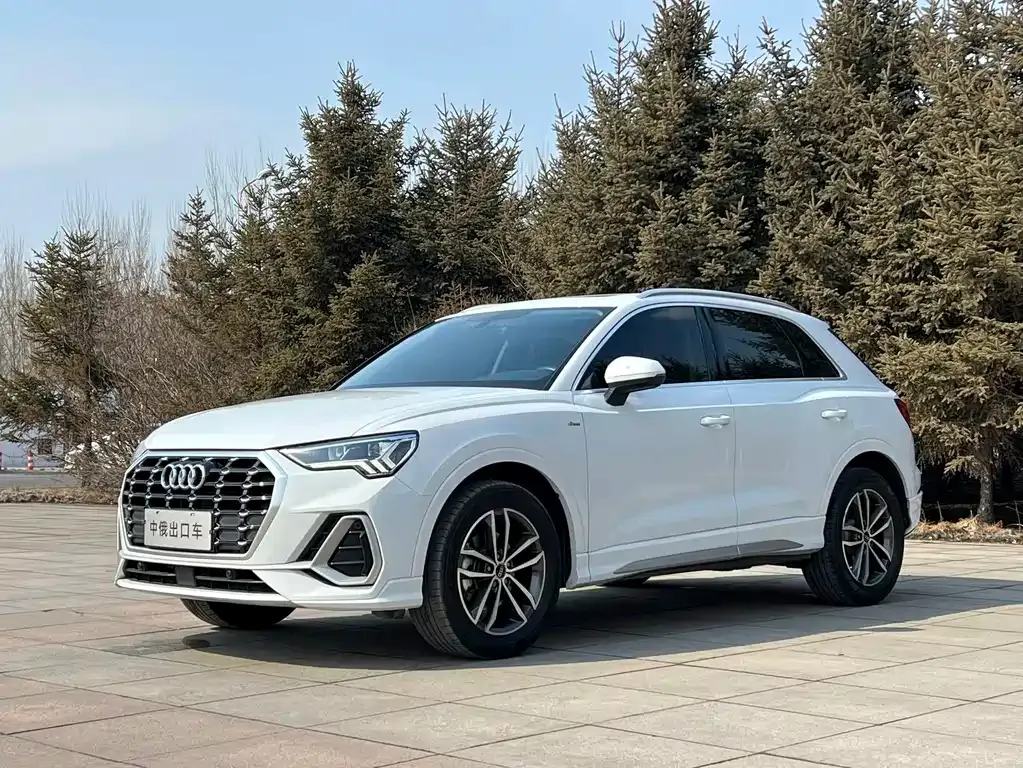 Audi Q3 — фото 1