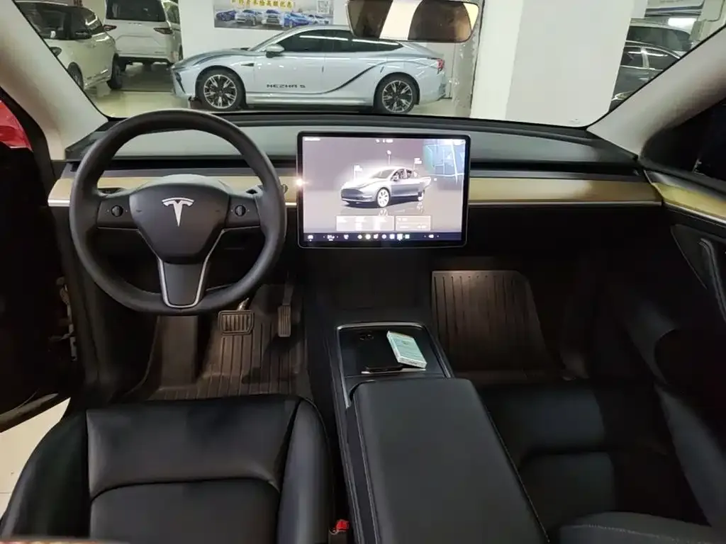 Tesla Model Y — фото 2