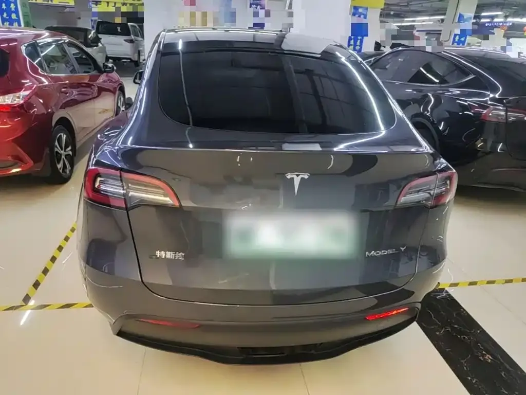 Tesla Model Y — фото 7