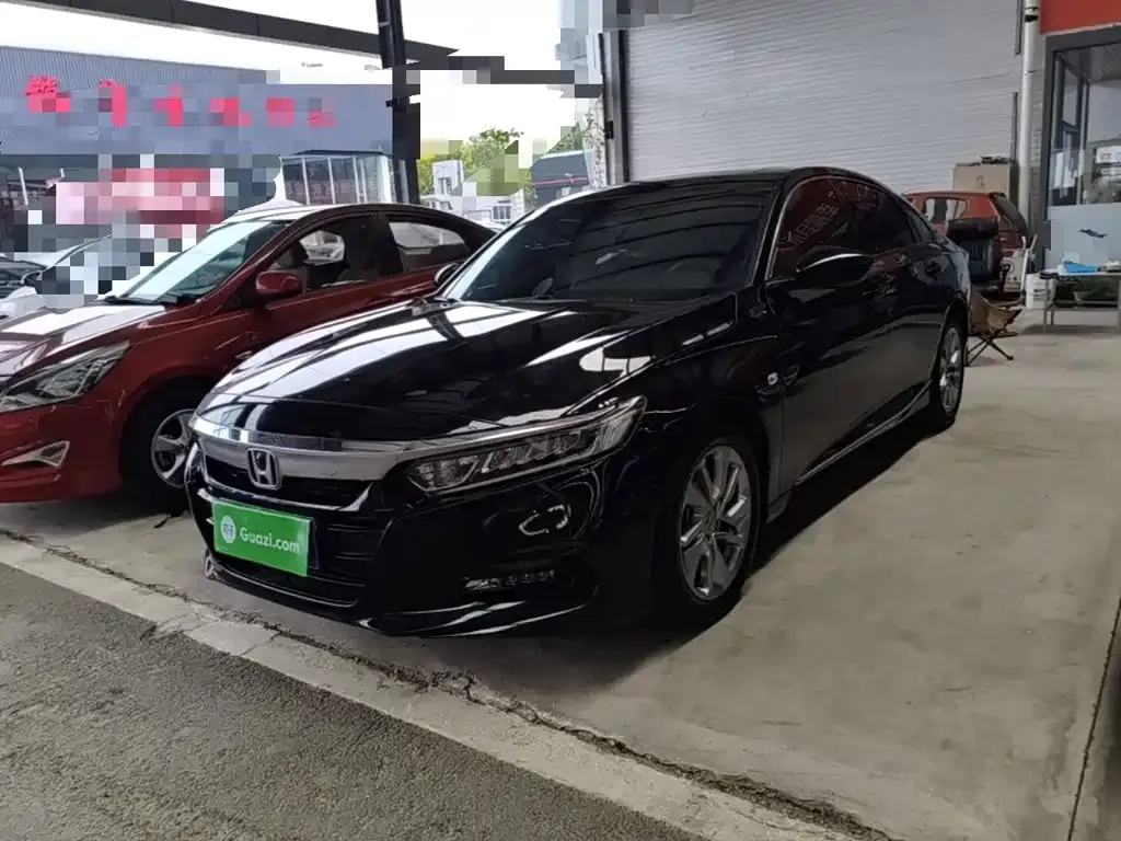 Honda Accord — фото 1
