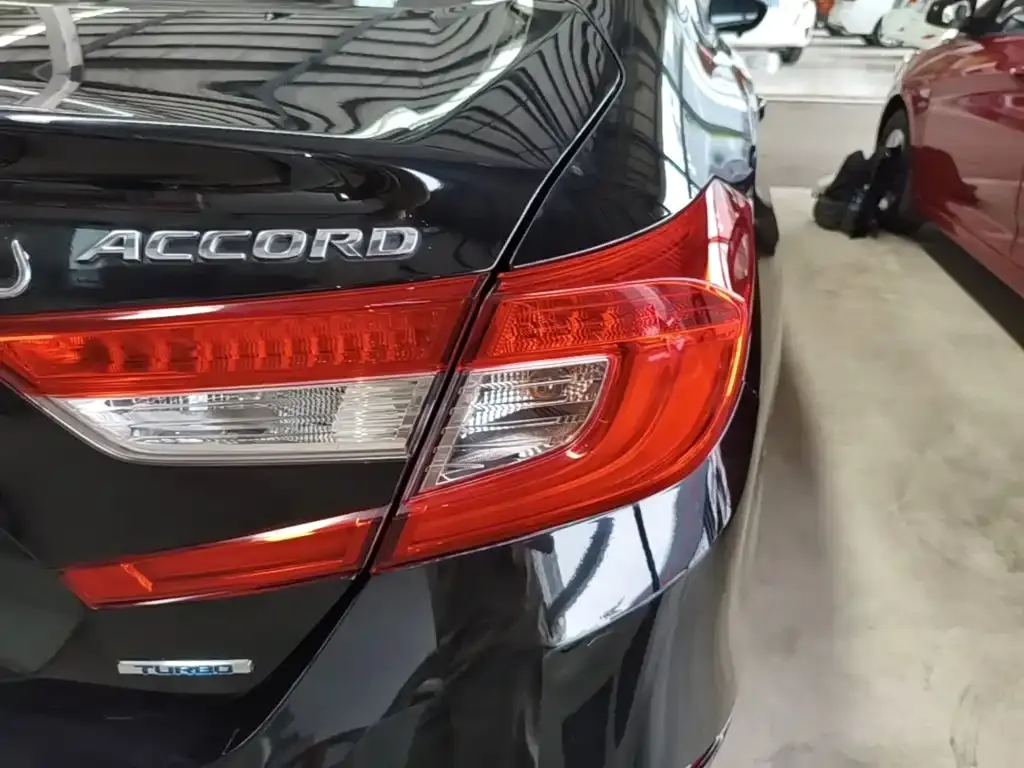 Honda Accord — фото 6