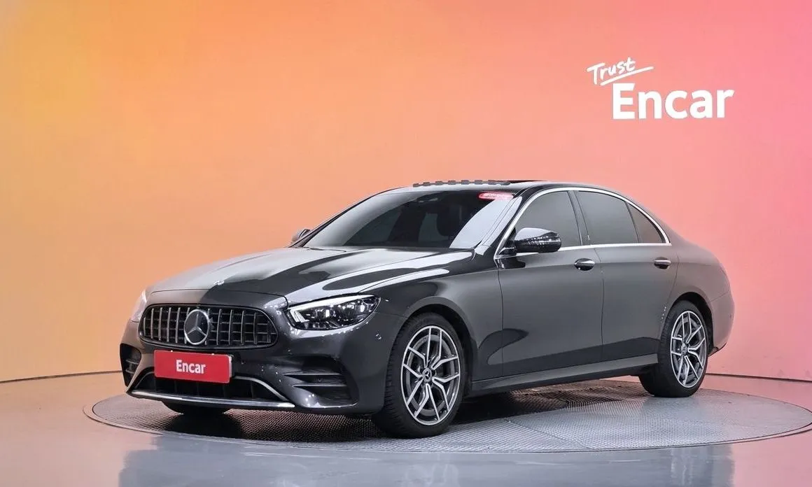 Mercedes-Benz E-Class — фото 1