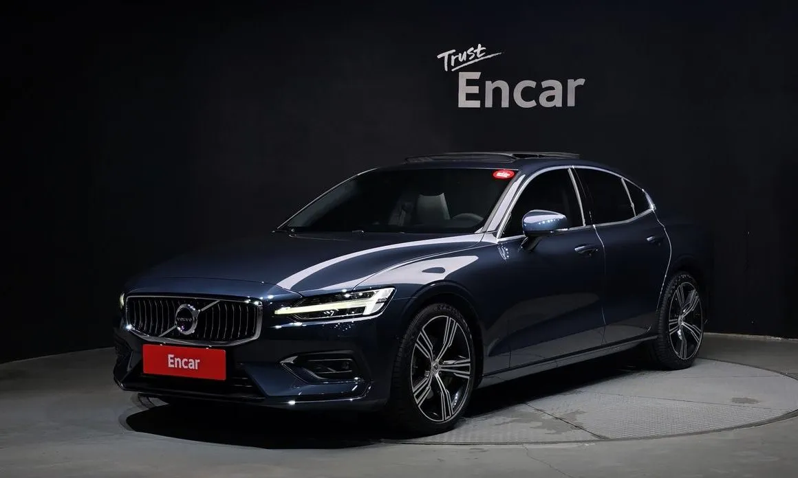 Volvo S60 — фото 1
