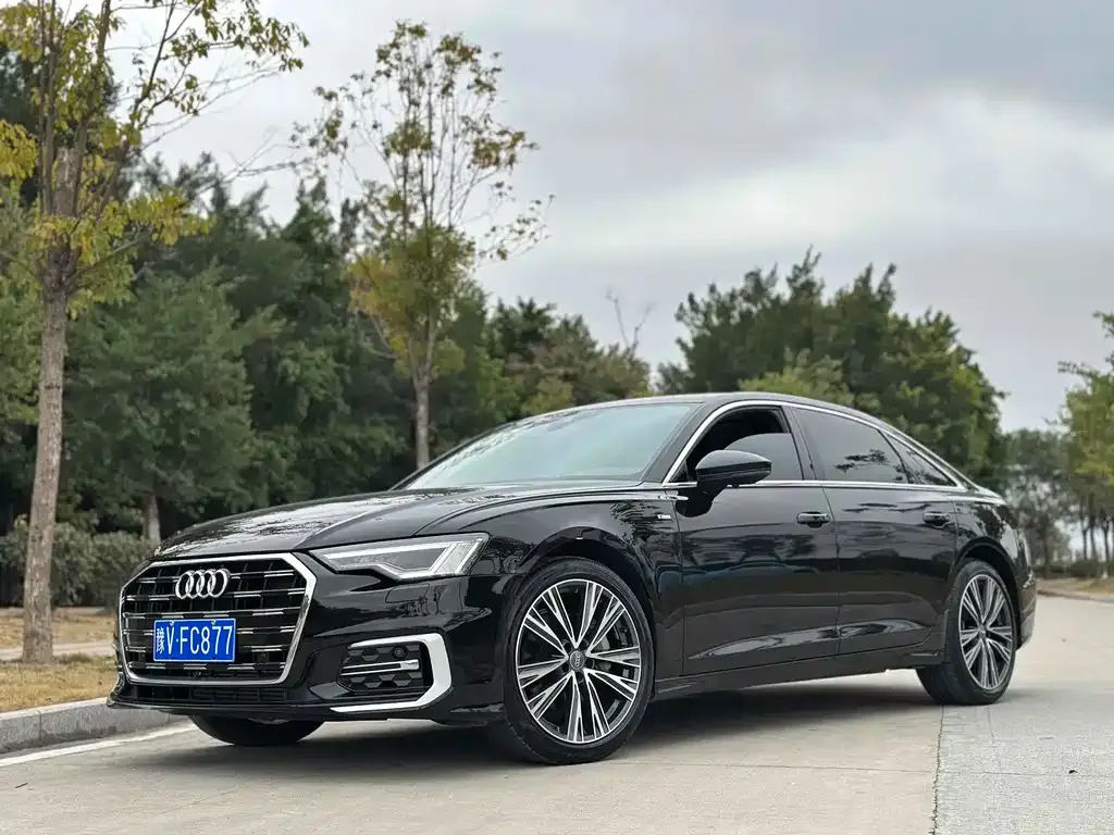 Audi A6L — фото 1