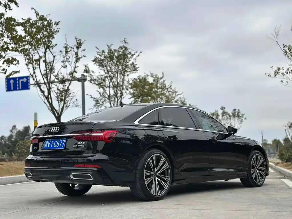 Audi A6L — фото 4
