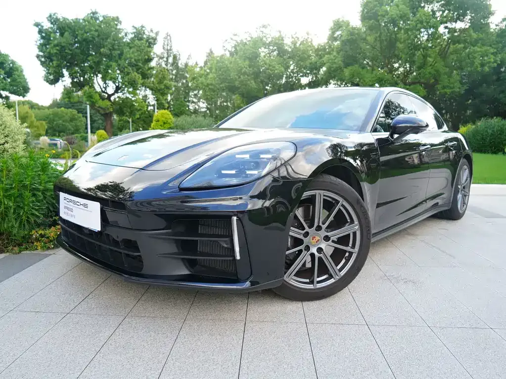 Porsche Panamera — фото 1