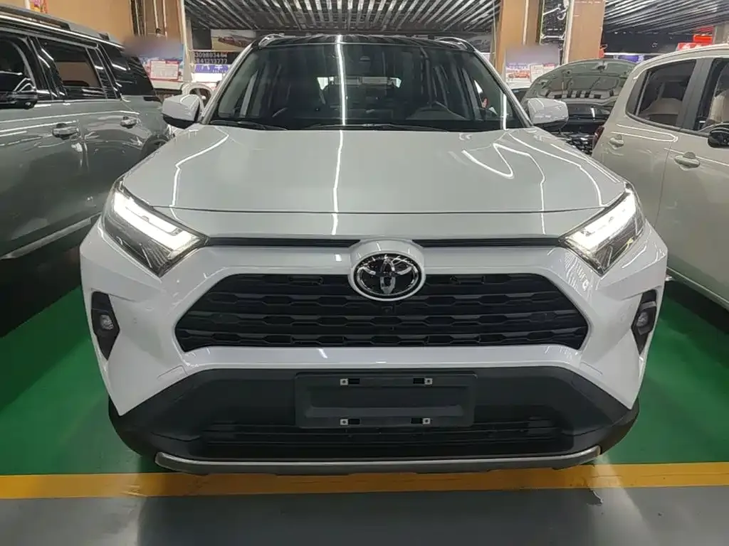Toyota RAV4 — фото 10