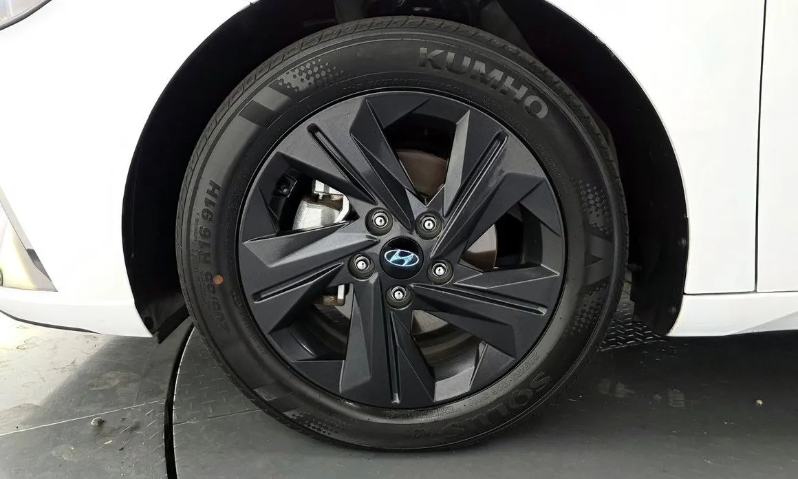 Hyundai AVANTE — фото 7
