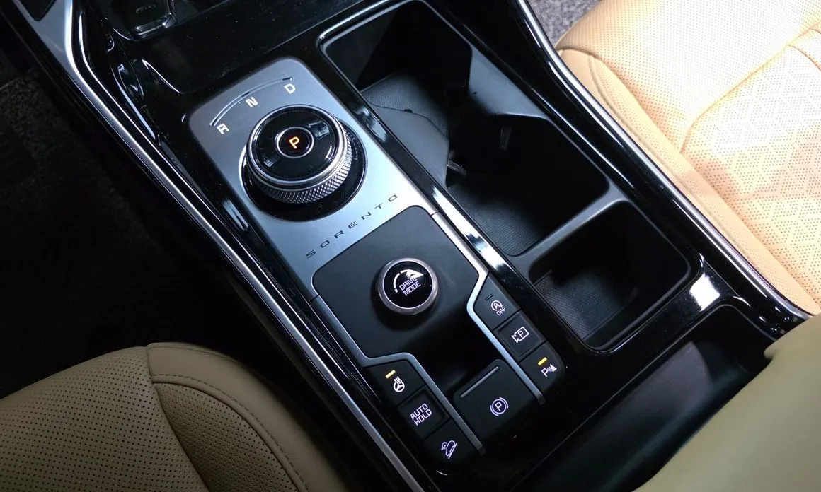 Kia Sorento — фото 8