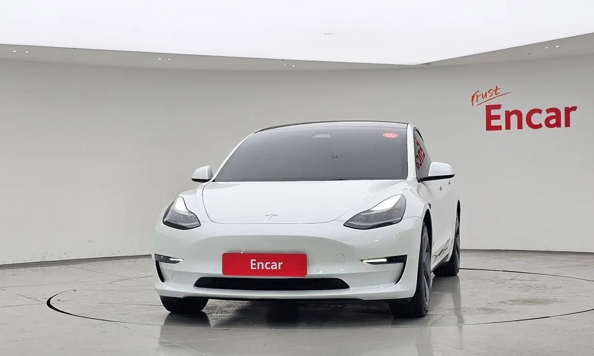 Tesla Model 3 — фото 2