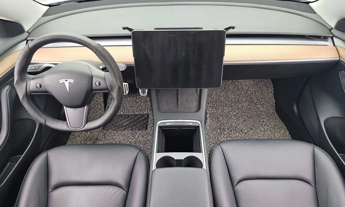 Tesla Model 3 — фото 10