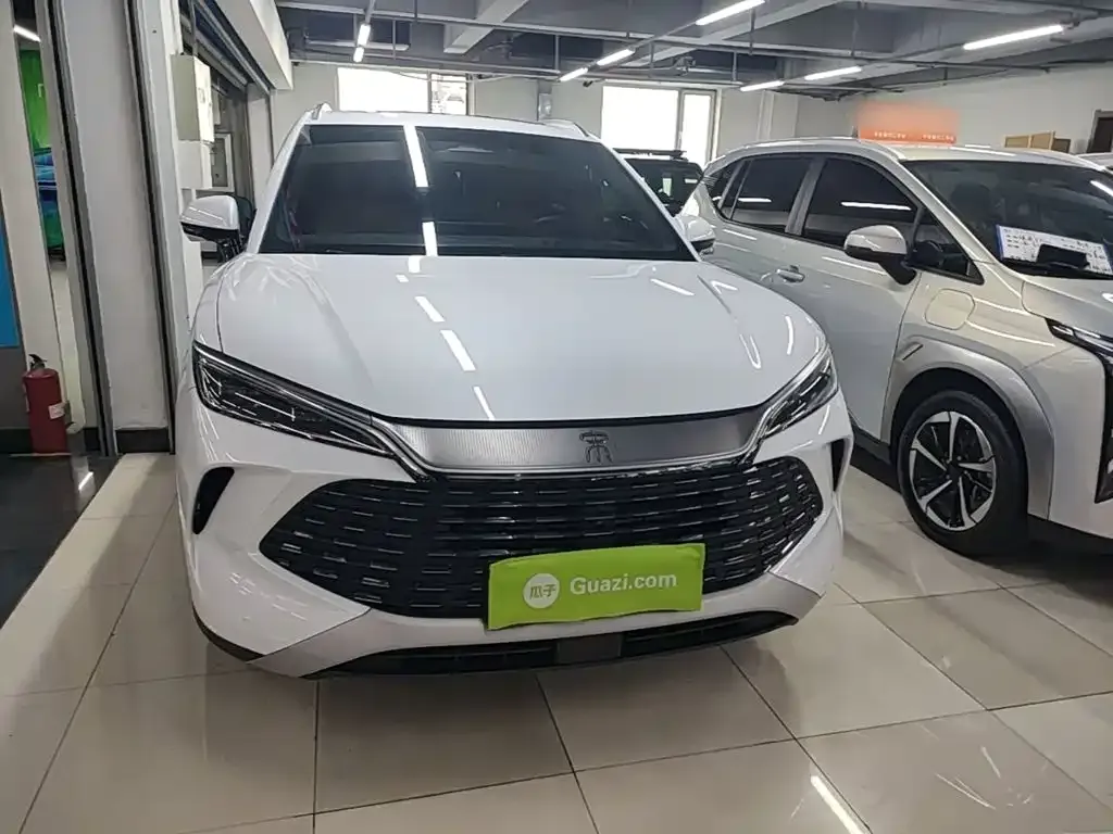 BYD L DM-i — фото 3