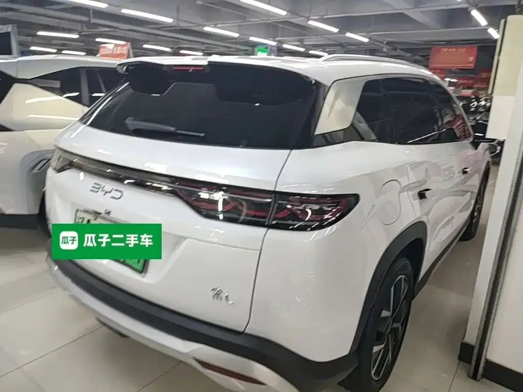 BYD L DM-i — фото 8