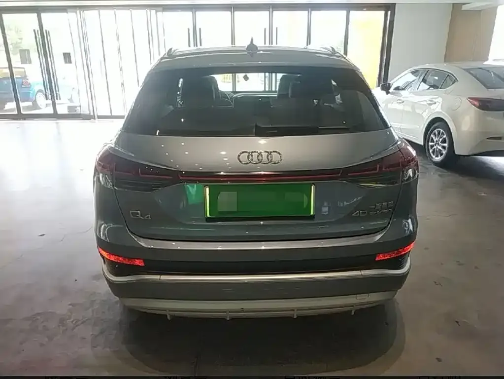 Audi Q4 e-tron — фото 10
