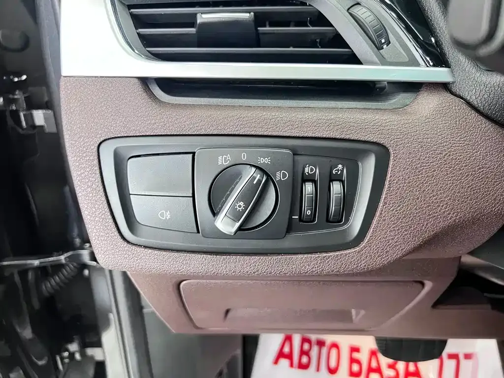 BMW X1 — фото 10