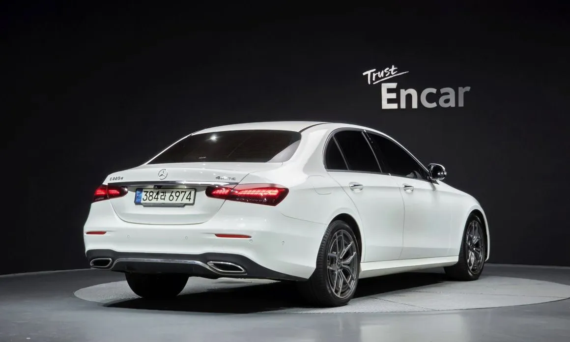 Mercedes-Benz E-Class — фото 3