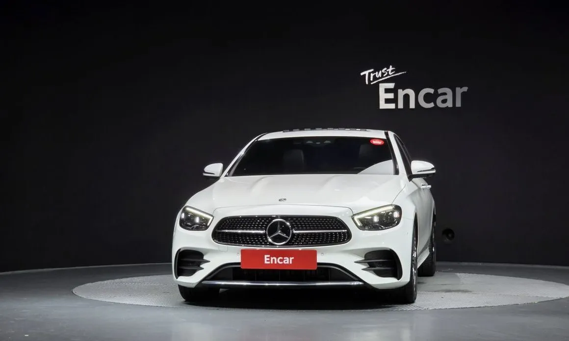 Mercedes-Benz E-Class — фото 2