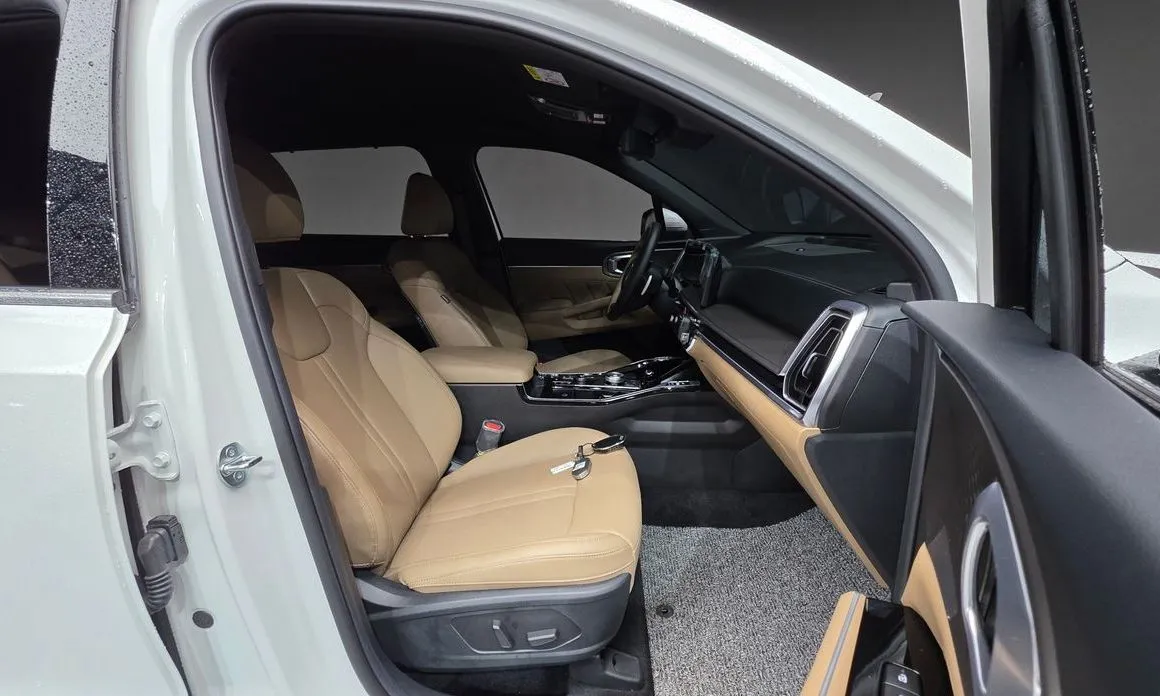 Kia Sorento — фото 7