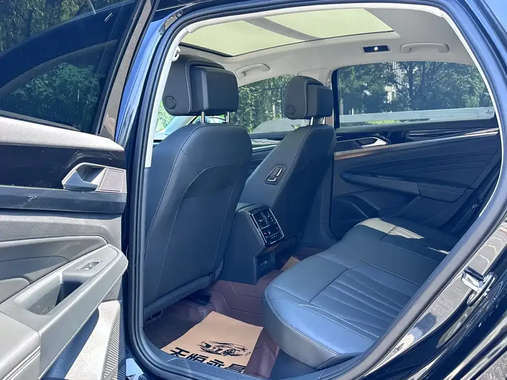 Volkswagen Passat — фото 9