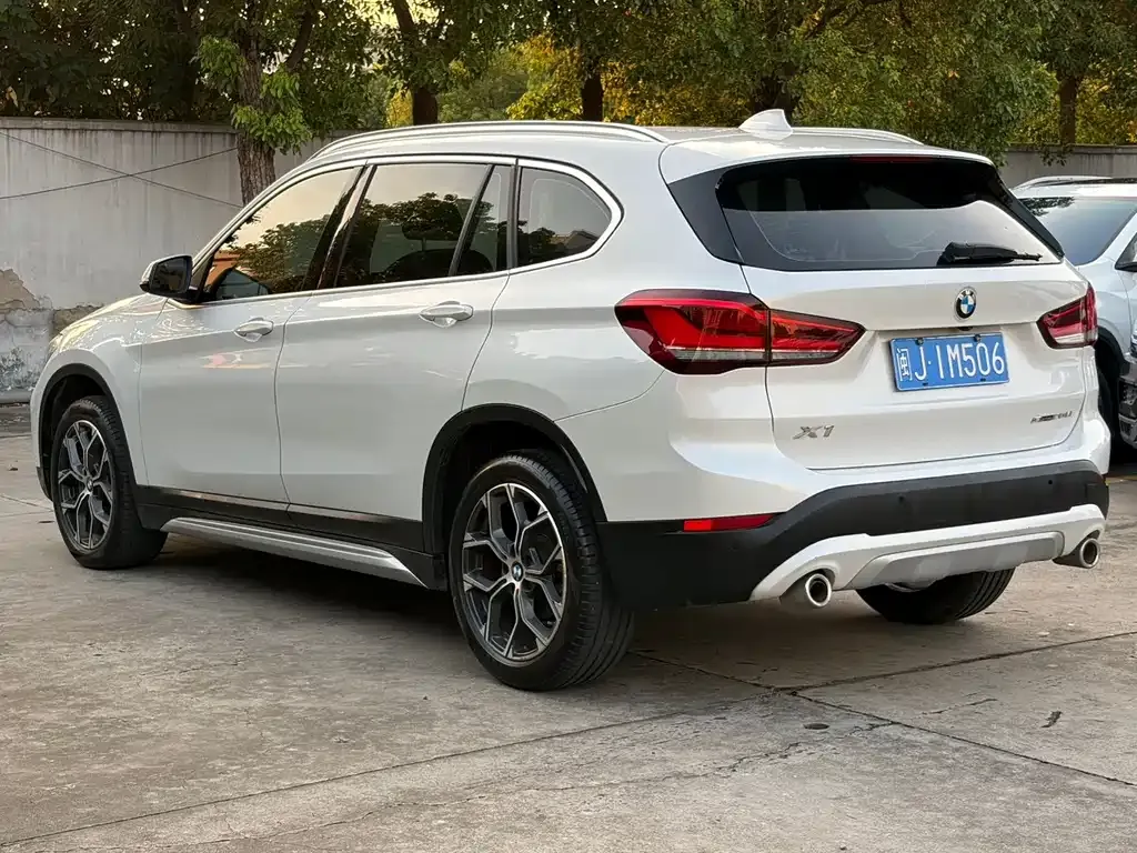 BMW X1 — фото 8