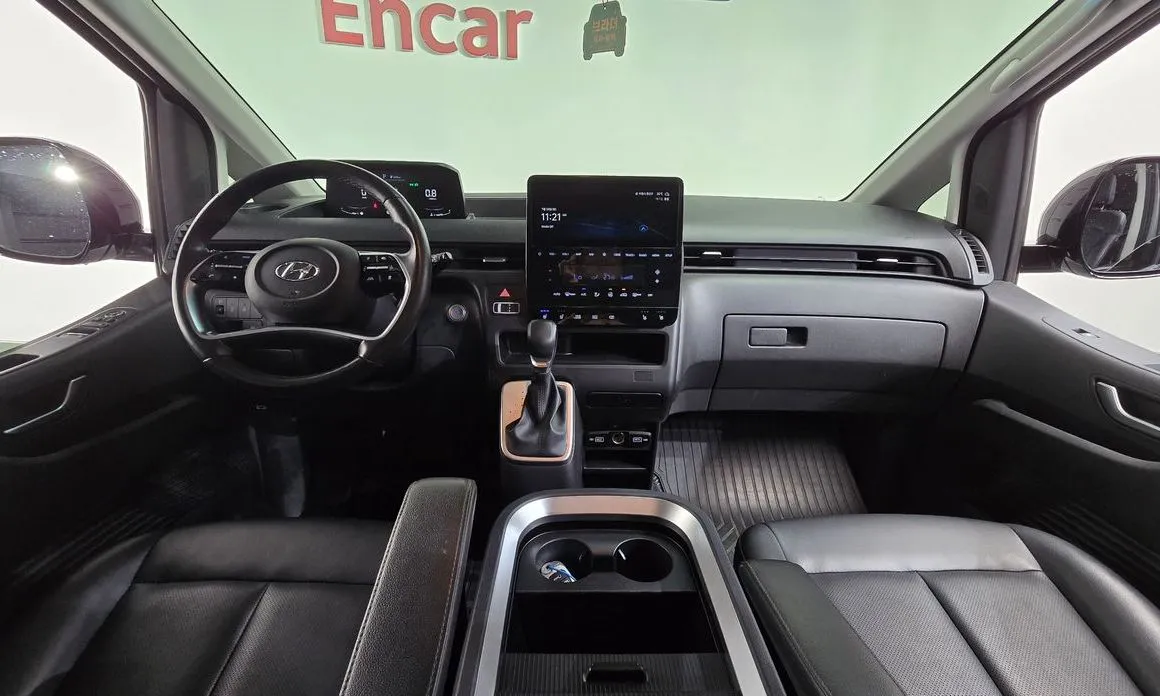 Hyundai Staria — фото 3