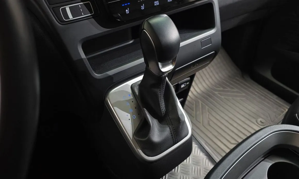 Hyundai Staria — фото 2
