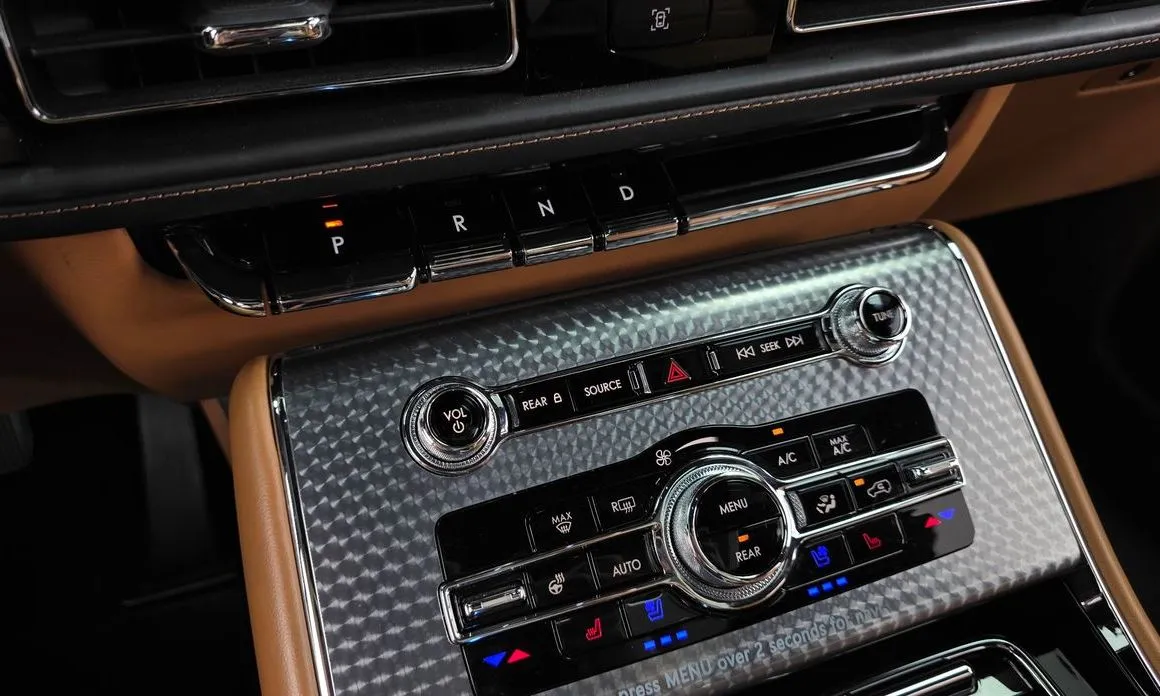 Lincoln Aviator — фото 10