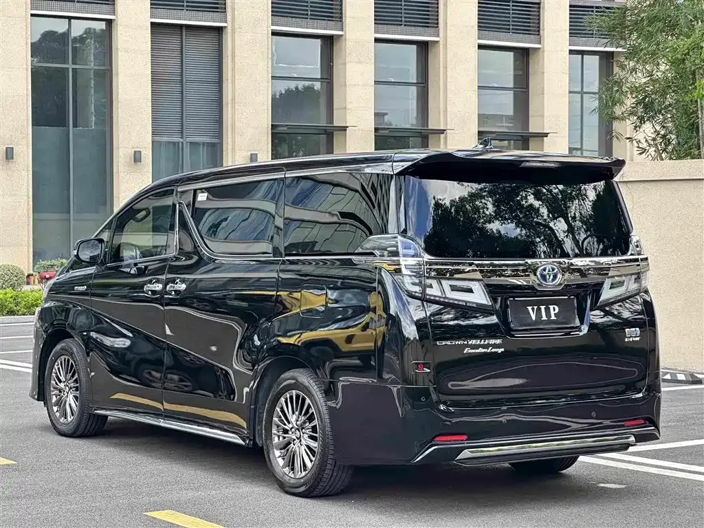 Toyota Vellfire — фото 10