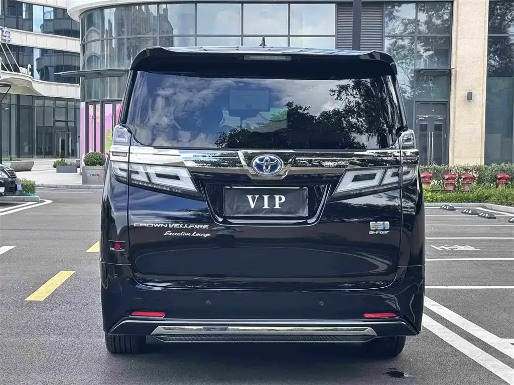 Toyota Vellfire — фото 4