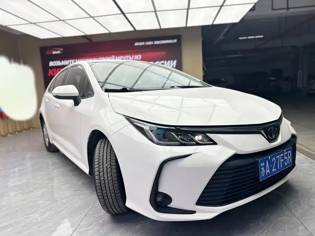 Toyota Corolla — фото 9