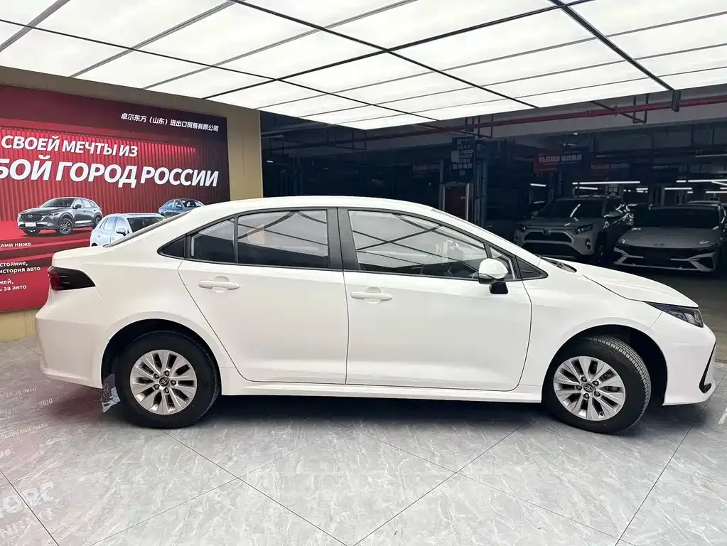 Toyota Corolla — фото 5