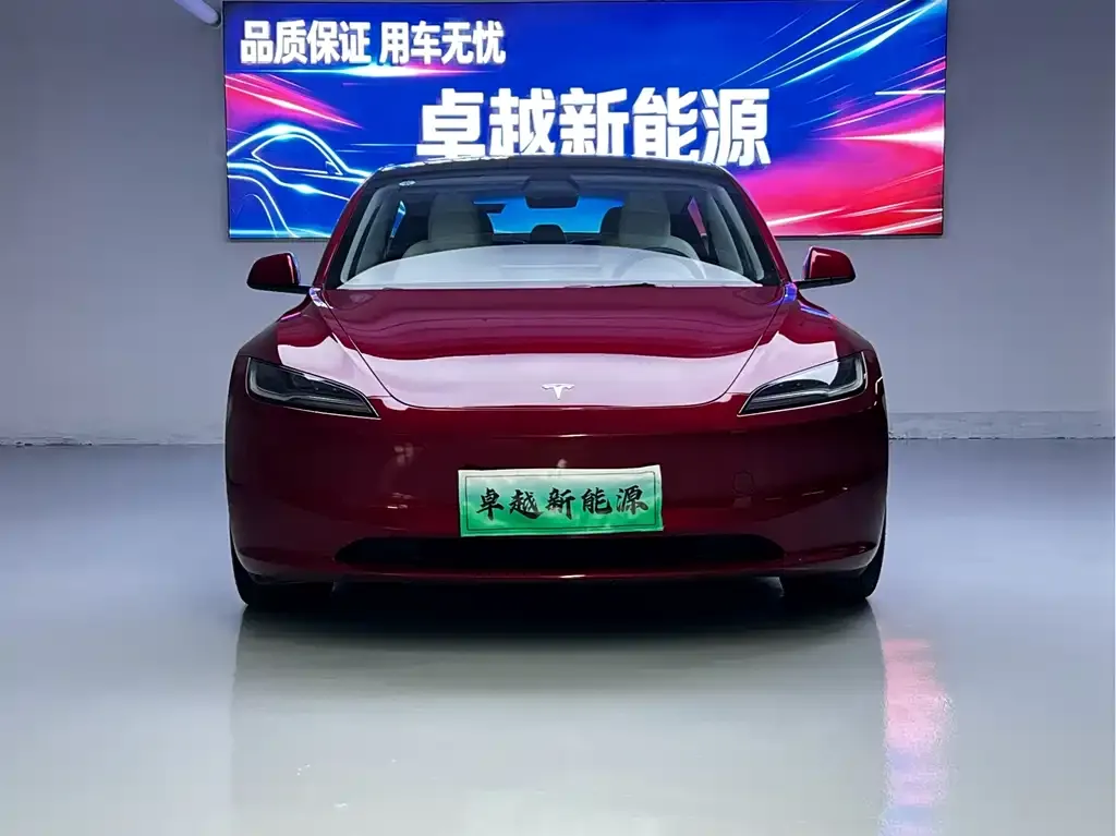 Tesla Model 3 — фото 9