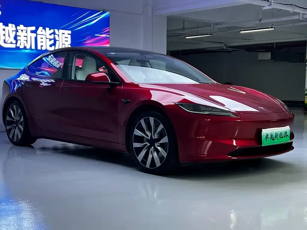 Tesla Model 3 — фото 8