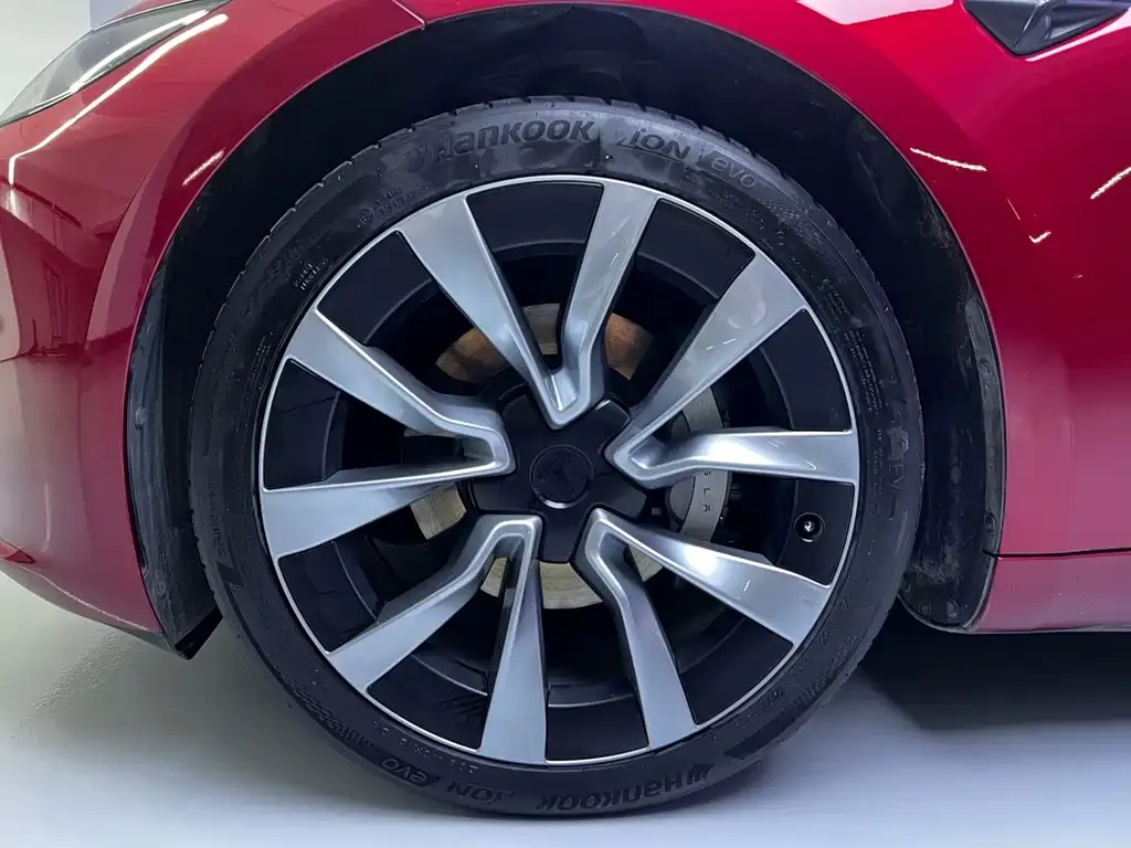 Tesla Model 3 — фото 6