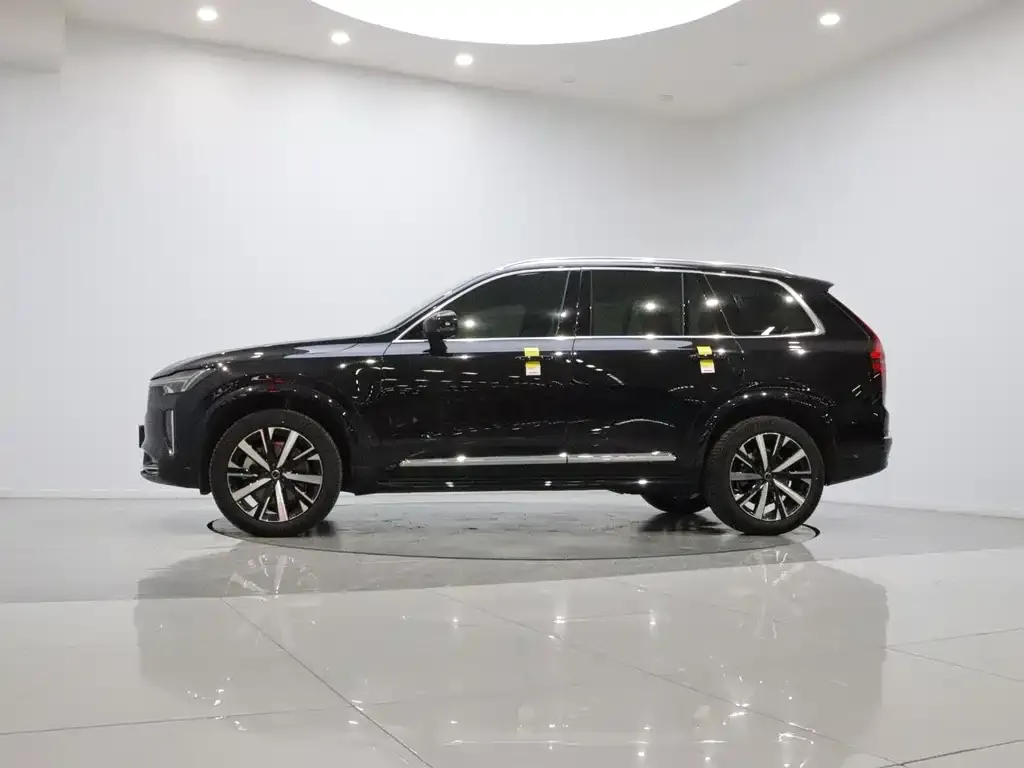 Volvo XC90 — фото 10